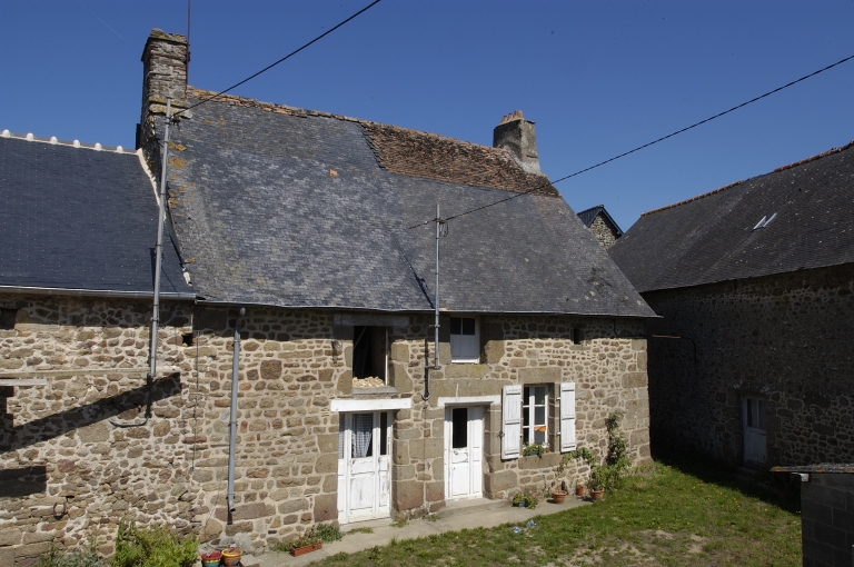 Vue générale sud-ouest du logis ; Logis de ferme à la Poilevrie
