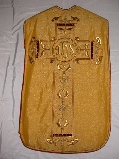 Ornement doré : chasuble