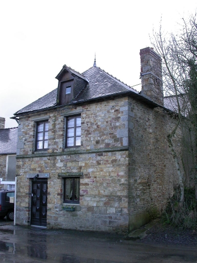 Vue générale nord-ouest ; Maison de la rue de la Guerche