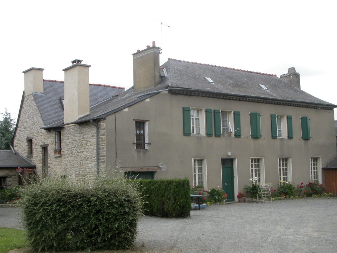 Vue générale ; Le presbytère