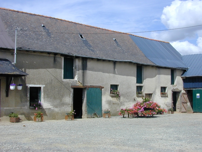 L'étable et l'ancien logis de 1790 ; Logis-étable de 1790