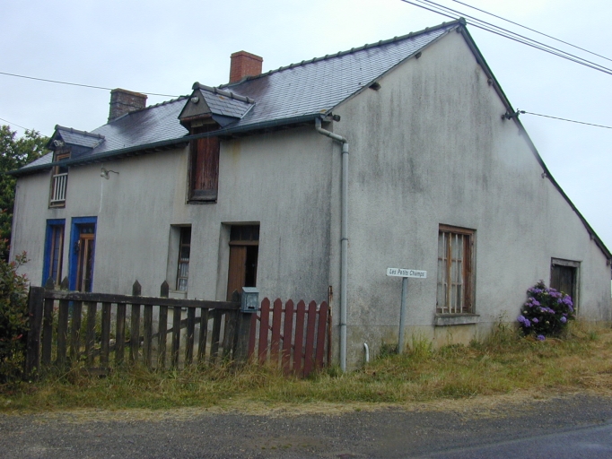 Maison du deuxième quart 19e siècle (à droite) ; Maison du deuxième quart 19e siècle (à gauche)