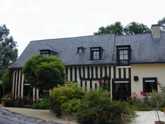Maison en pan de bois ; Maison en pan de bois ; Maison en pan de bois à la Cocheriais