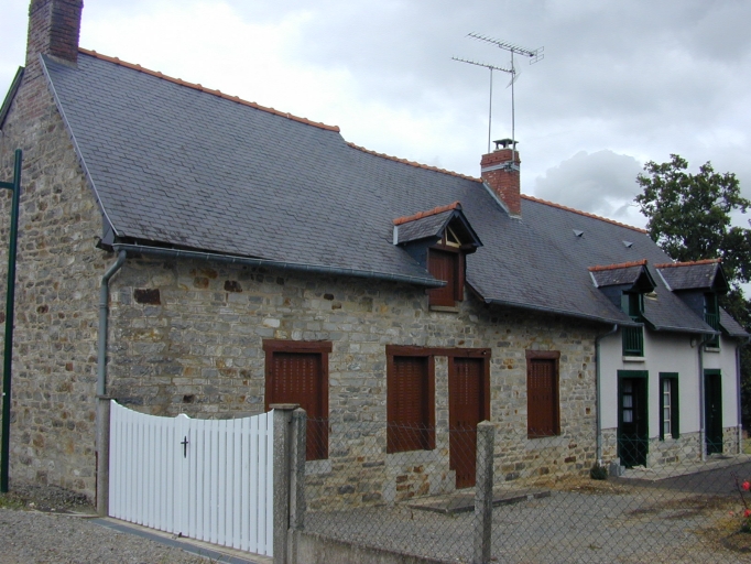 Ferme de 1840 ; Ferme en grès dans le Bas Bourg (1840)