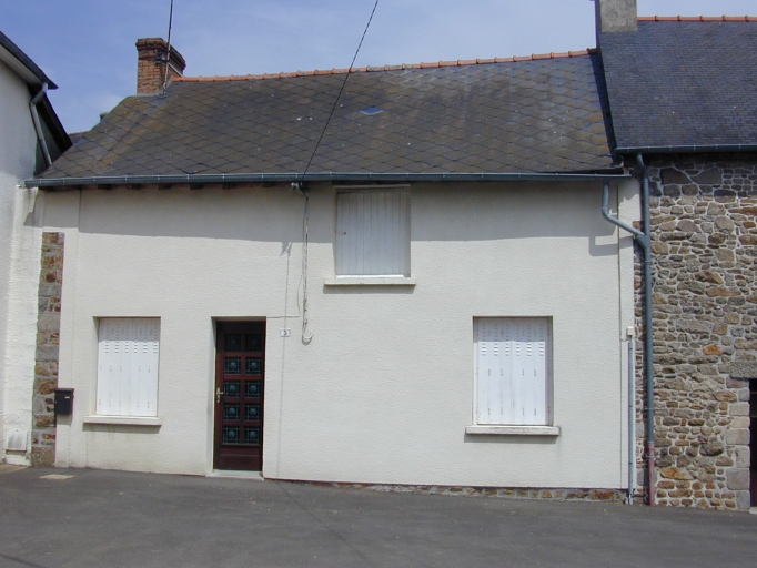 Maison à une pièce avec dépendance