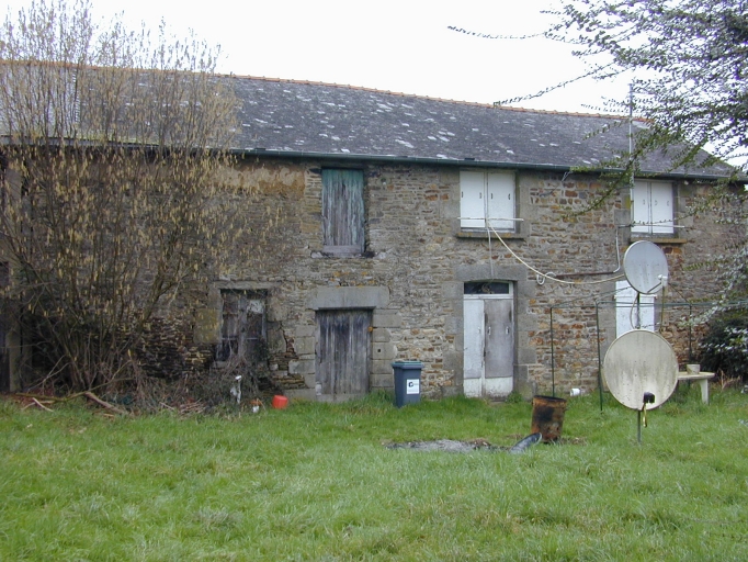 Bâtiment construit en deux fois (18e et 19e siècles)