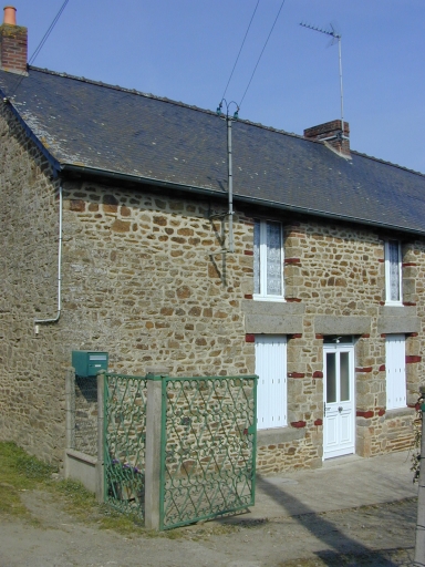 Grenier sur salle et étable