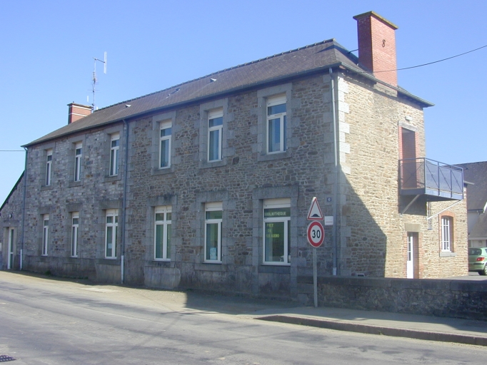 Façade sur rue ; Mairie-école des garçons puis école des filles (1860 et 1878)