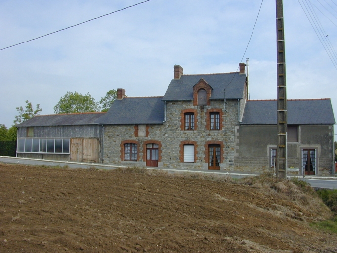 Vue générale de l'ancien café ; Ancien café-restaurant de Quenon