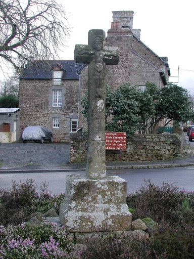 Vue générale de la croix ; Croix de 1901 : Montillouse
