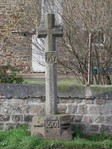 Vue générale de la croix ; Croix de 1601 : Sautoger