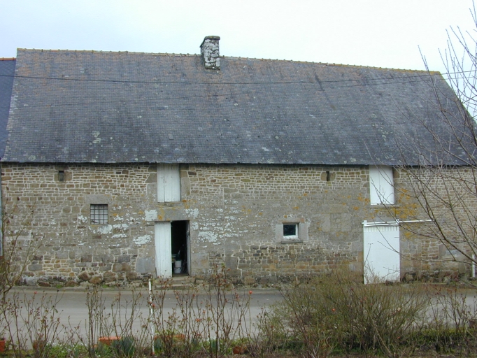 Vue générale de l'alignement : élévation sud