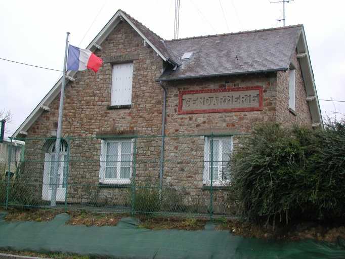 Gendarmerie, 43 rue Saint Nicolas (Sens-de-Bretagne) ; Architecture publique ou collective sur la commune de Sens-de-Bretagne