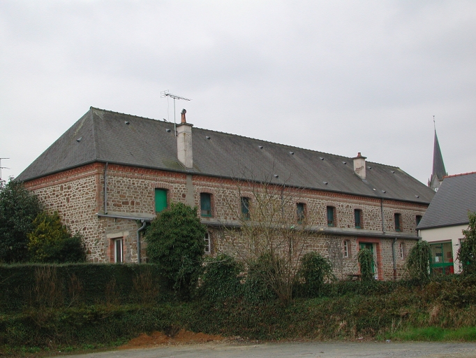 Vue générale de l'école des garçons ; École de garçons