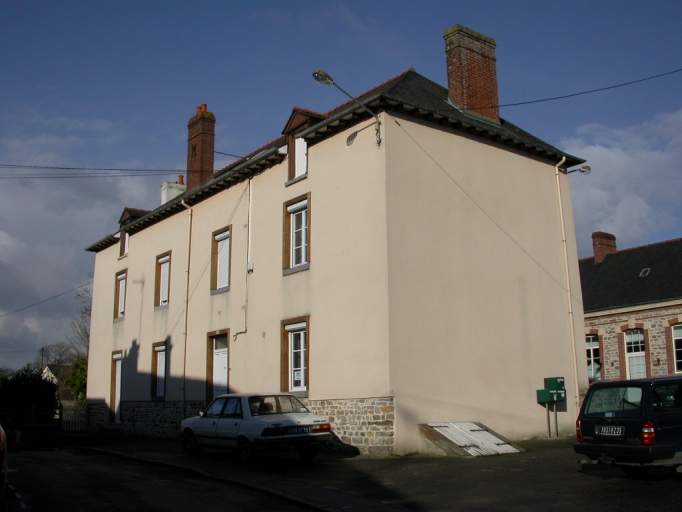 Vue générale ; Ancienne mairie-école