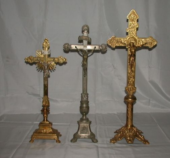 Croix d'autel 1 à 3 ; Croix d'autel 1 à 3 ; Croix d'autel 1 à 3