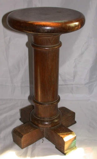 Paire de tabourets d'église