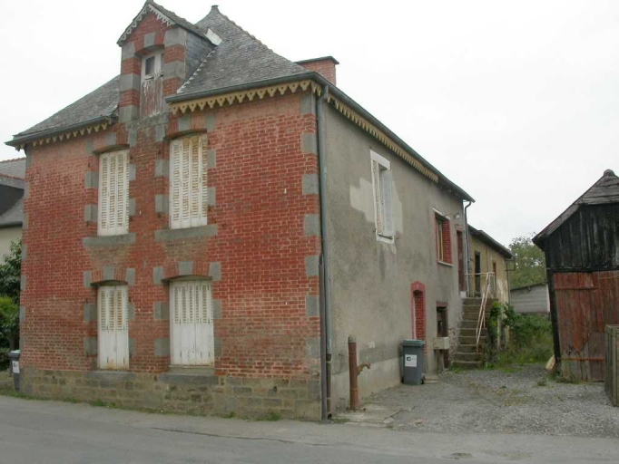Vue générale ; Ancien café rue de la Liberté