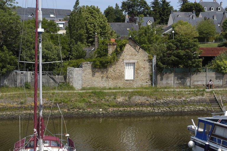 Vue générale prise de l'avenue du maréchal de Lattre de Tassigny.