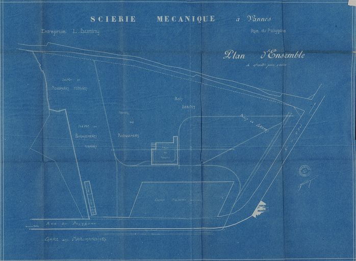 Demande d'établissement d'une scierie mécanique par L. Duminy (la Boulonnaise ? ). Plan d'ensemble par Edmond Gemain, 1918. AM Vannes 5 I 162. ; La Boulonnaise. Demande d'établissement d'une scierie mécanique. Plan d'ensemble par Edmond Gemain, 1918. AD Morbihan 5M232.