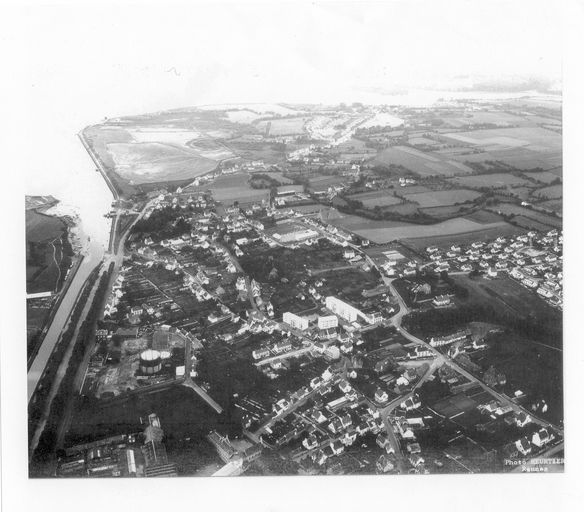 Vue aérienne du quartier de Trussac, 1963. AM Vannes photo Heurtier (n°1419), Rennes. ; Vue aérienne du quartier de Trussac, 1963. AM Vannes photo Heurtier (n°1419), Rennes. ; Vue aérienne du quartier de Trussac, 1963. AM Vannes photo Heurtier (n°1419), Rennes. ; Vue aérienne du quartier de Trussac, 1963. AM Vannes photo Heurtier (n°1419), Rennes. ; Vue aérienne du quartier de Trussac, 1963. AM Vannes photo Heurtier (n°1419), Rennes. ; Vue aérienne du quartier de Trussac, 1963. AM Vannes photo Heurtier (n°1419), Rennes. ; Vue aérienne du quartier de Trussac, 1963. AM Vannes photo Heurtier (n°1419), Rennes. ; Vue aérienne du quartier de Trussac, 1963. AM Vannes photo Heurtier (n°1419), Rennes. ; Vue aérienne du quartier de Trussac, 1963. AM Vannes photo Heurtier (n°1419), Rennes. ; Vue aérienne du quartier de Trussac, 1963. AM Vannes photo Heurtier (n°1419), Rennes. ; Vue aérienne du quartier de Trussac, 1963. AM Vannes photo Heurtier (n°1419), Rennes.