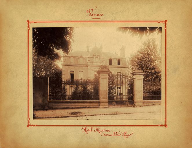 Vue ancienne de l'hôtel Martine avant son rachat par la Banque de France. Archives de la Banque de France, Paris. ; Vue ancienne de l'hôtel Martine avant son rachat par la Banque de France. Archives de la Banque de France, Paris.