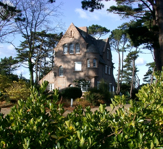 Vue générale ; Perros-Guirec, Pors-Rolland. Maison de villégiature (2ème quart du 20ème siècle)