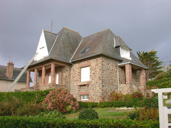 Vue générale ; Perros-Guirec, Crec'h Bizien. Maison (2ème quart du 20ème siècle)