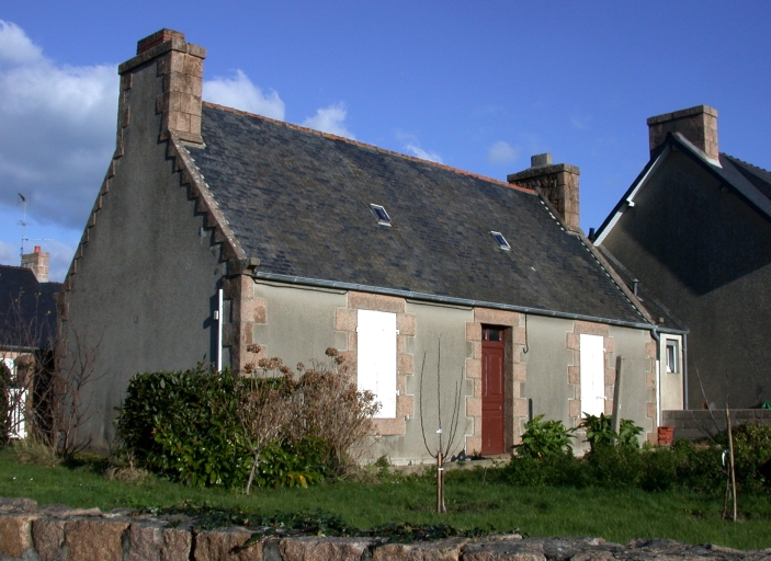 Vue générale (élévation antérieure) ; Perros-Guirec, Ploumanac'h. Maison (vers 1900)