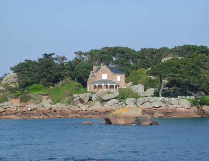Vue générale ; Perros-Guirec, Ploumanac'h. Maison de villégiature dite Villa Ker Awel (1er quart du 20ème siècle)