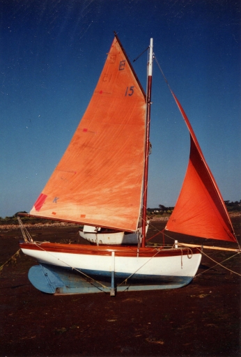 Vue générale : le Dixi : bateau construit par François Hervé, 1956 (collection particulière)