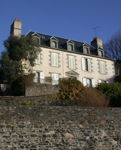 Binic, rue des Falaises. Maison d'armateur dite maison Vasserot (18ème siècle)