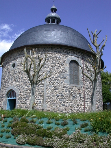 Vue générale ; Saint-Quay-Portrieux, Kertugal. La chapelle Notre-Dame de la Garde (1828)