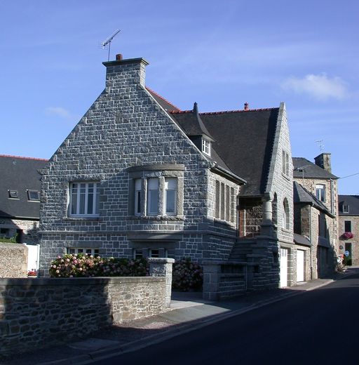 Vue générale ; Matignon, le Bourg. Maison (2ème quart du 20ème siècle)