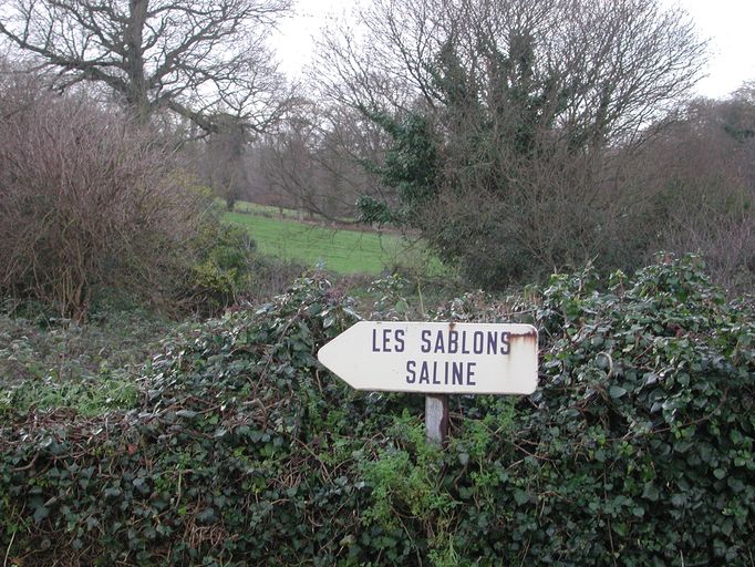 Vue du panneau de signalisation du quartier des Sablons