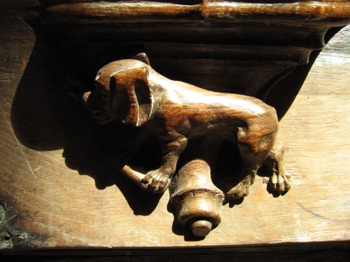 Cathédrale Saint-Paul-Aurélien : stalle 62
