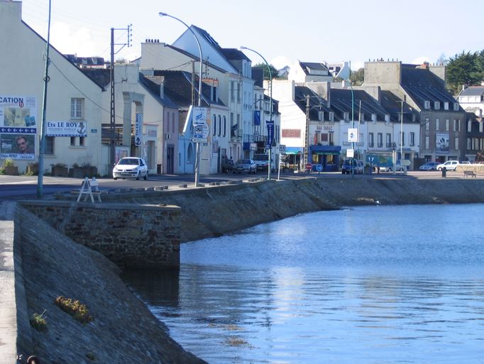 Vue générale du front portuaire Kléber ; Vue du quai Kléber vers l'est ; Front portuaire Kléber