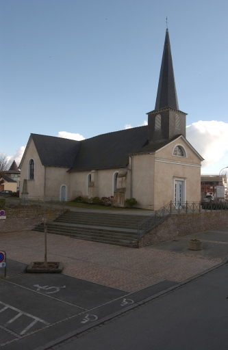Elévation nord-est : vue générale ; Eglise paroissiale : vue générale nord-est