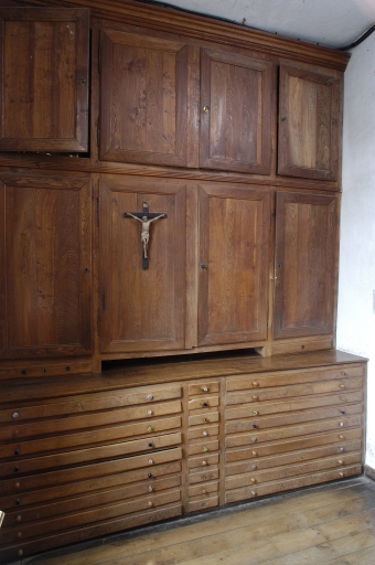 Meubles de sacristie et chasublier