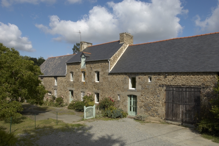 Le Domaine ; Vue générale sud-est ; Ferme du Domaine