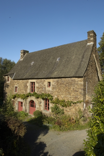 Vue générale sud-est ; Bâtiment de la Soulière