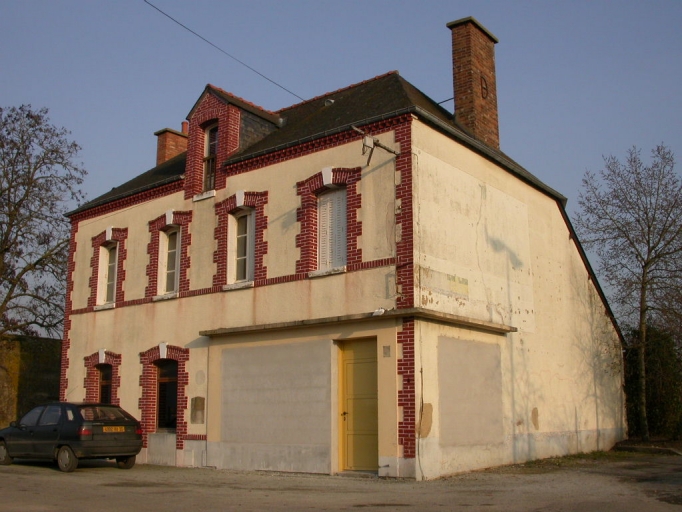 Vue sud-ouest ; Ancienne maison à boutique de l'avenue Joseph Le Brix