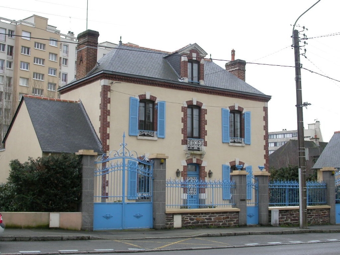 Vue générale nord-ouest ; Maison de la rue de Nantes