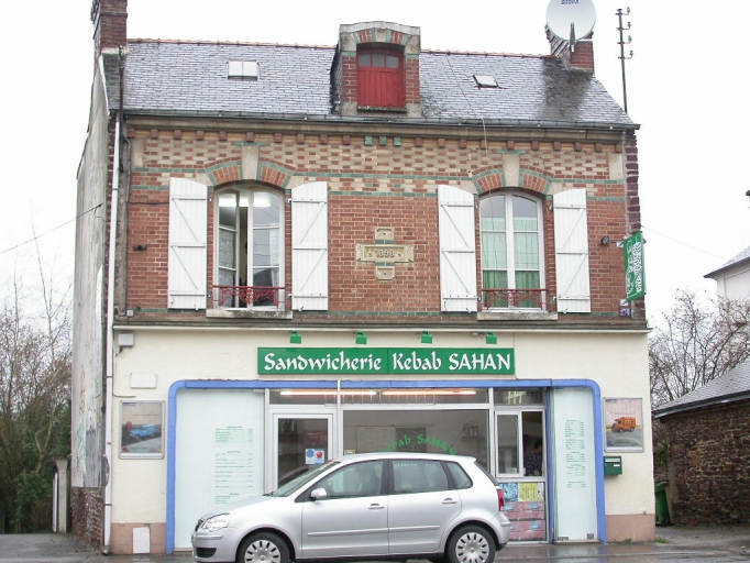 Vue générale est ; Maison de la rue de Nantes ; Maison à boutique de la rue de Nantes