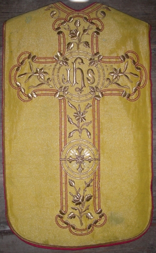 Ornement doré 1 : chasuble