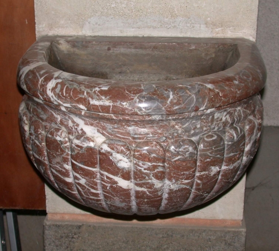1er bénitier : vue générale