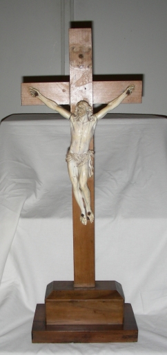 Vue générale : Christ en croix