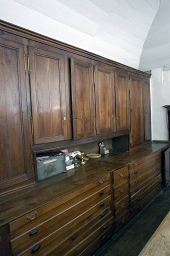 Vue générale des meubles de sacristie et du chasublier