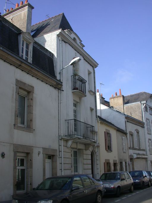 Vue générale élévation nord sur rue.