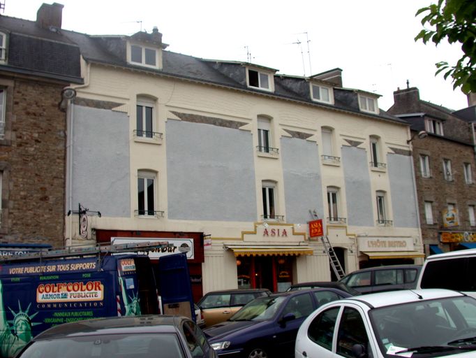 Elévation antérieure sur la rue du maréchal Leclerc